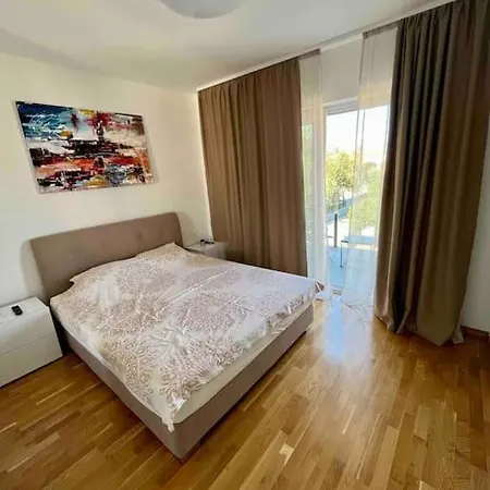 “punkt” פולה